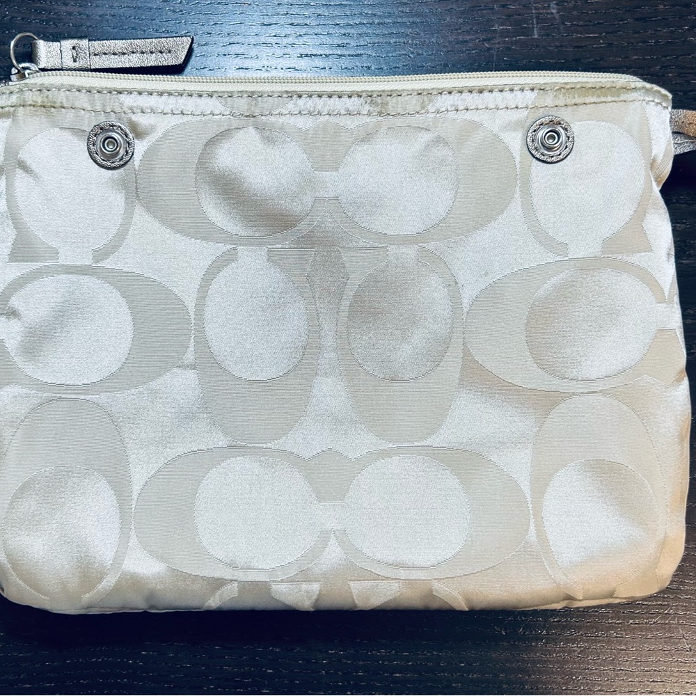 🌟Coach Signature Packable Travel Tote Bag!🌟 - Picture 4 of 8